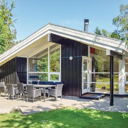 4 Bedroom Beautiful In Tranekaer * Skattebølle