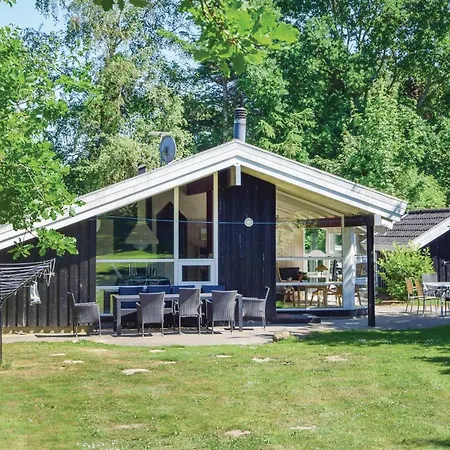 4 Bedroom Beautiful In Tranekaer * Skattebølle